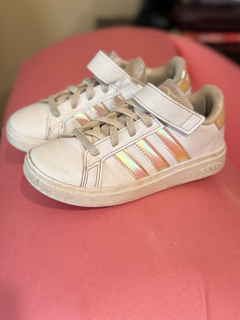 Adidas Kids Cream Sneakers With Iridescent Pink-Gold Stripes